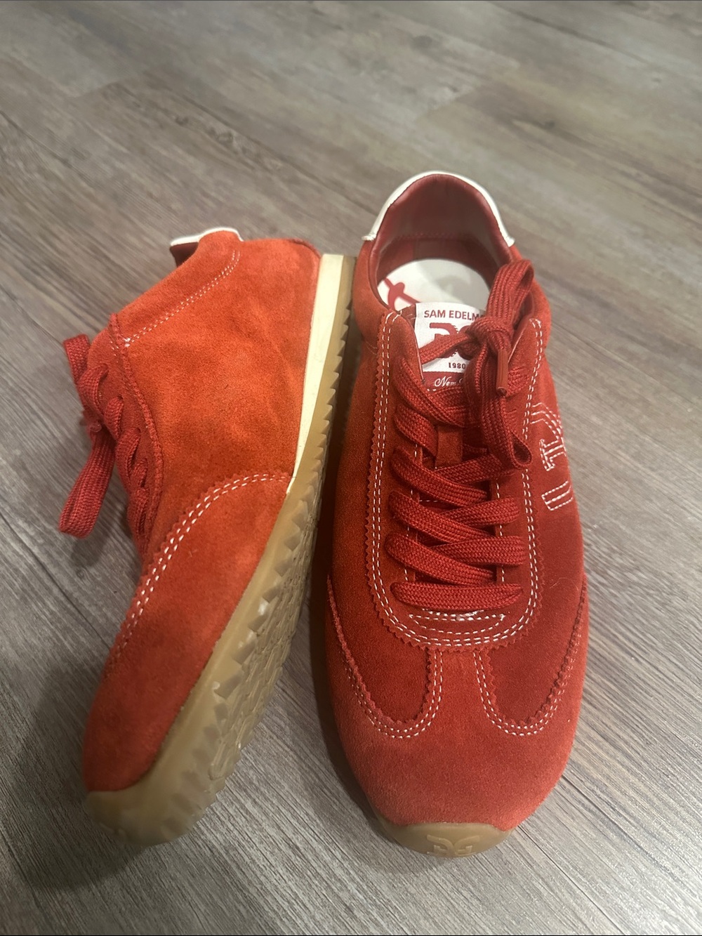 Sam Edelman women’s Suede Sneakers - Picture 2 of 6